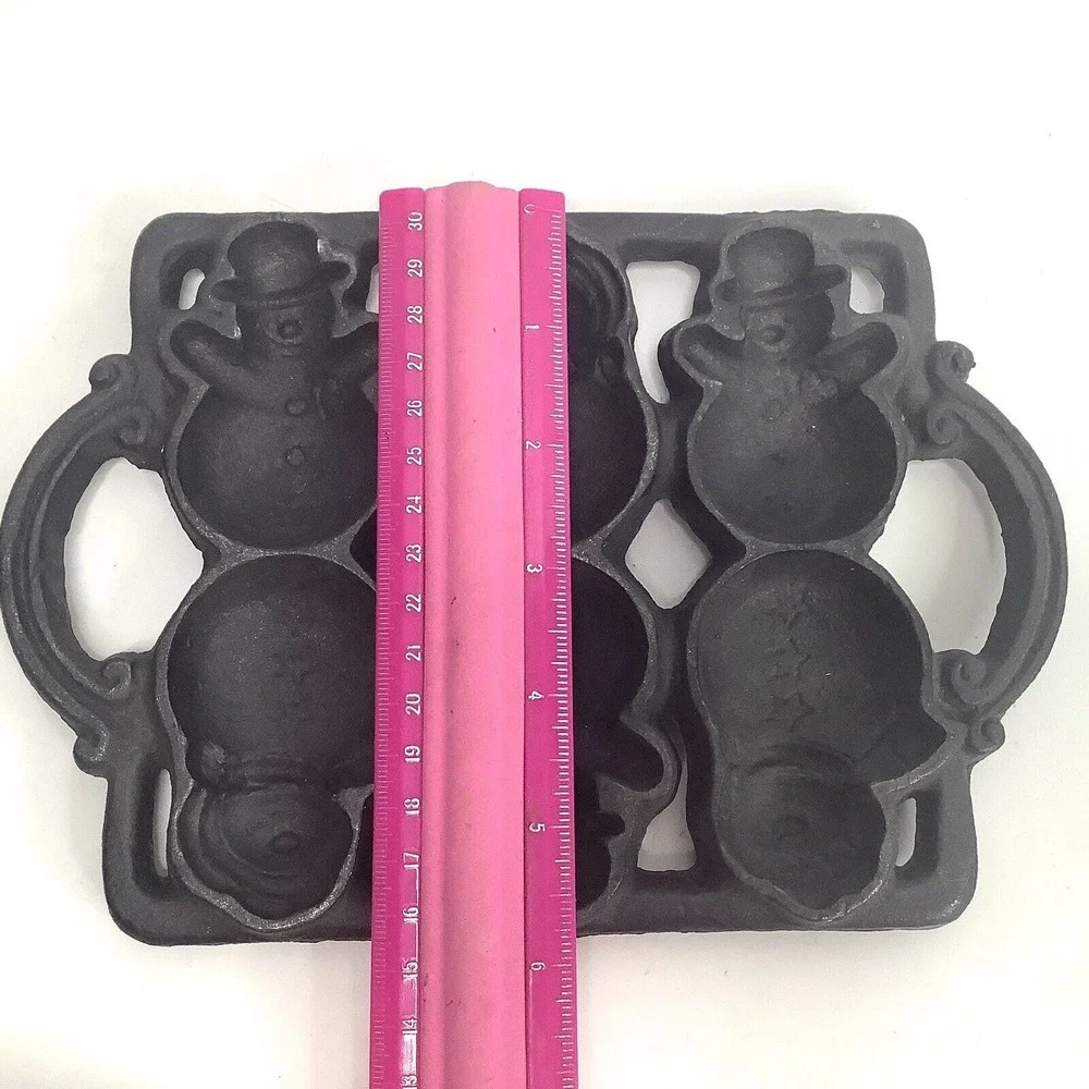 Cast Iron Snowman Winter Holiday 6 Muffin Pan Mold Cornbread Gingerbread Black‎